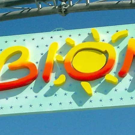 Live The Color In Bibiones Heart Apartment