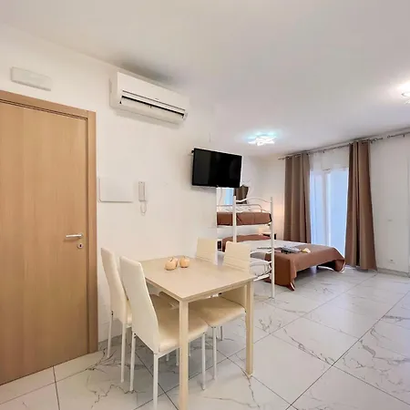 Live The Color In Bibiones Heart Apartment *